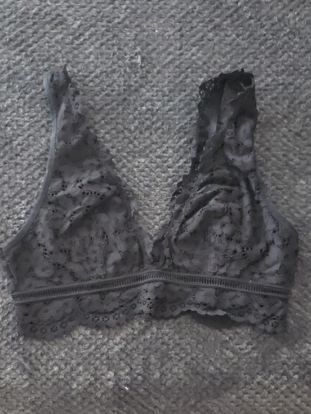 Victoria's Secret Black Lace Triangle Bralette Size Medium